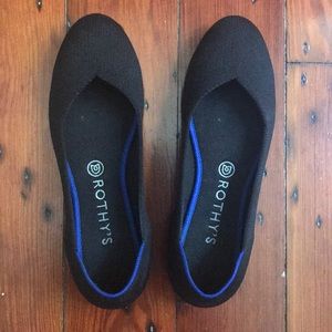 Rothys Black Round toe Flats Size 9.5